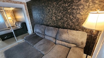 TV connectée, cheminée, chaßne hi-fi, écrans d'ordinateur