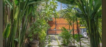 Canggu Tiny Tropical House - close to beach, with AC, kitchen & garden.
