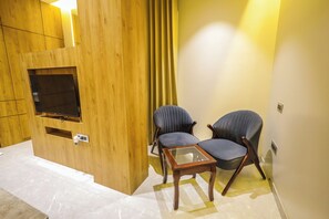 Luxury Double Room | In-room dining - Shri Damodar Dham (Vrindavan)