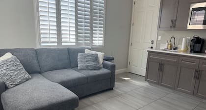 Charming Modern Private In-Law Suite in Clovis – Separate Entrance