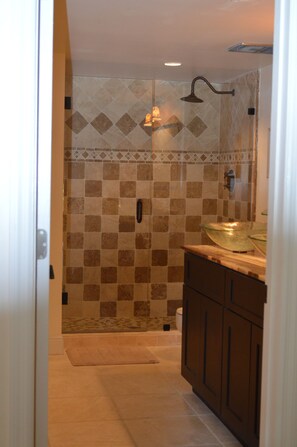 Shower, towels, toilet paper - No Longer Available! Spacious 2-BR/2 Bath Condo at Seaplace in Longboat Key, FL (Longboat Key)