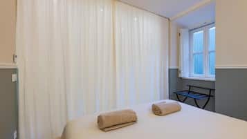 Coffres-forts dans les chambres, rideaux occultants