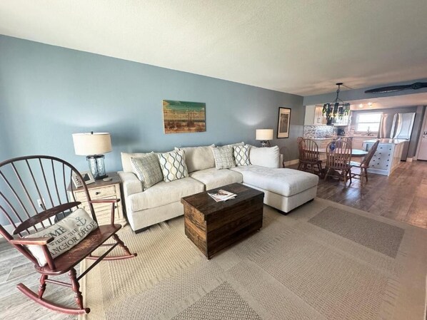 Condo, 2 Bedrooms, Patio, Courtyard View | Living area