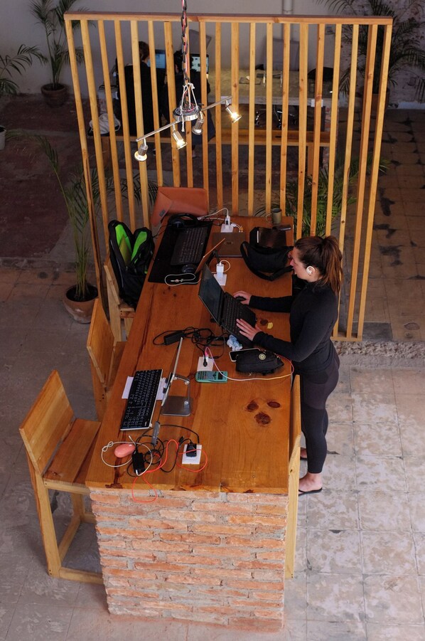 Fridge, microwave, stovetop, blender