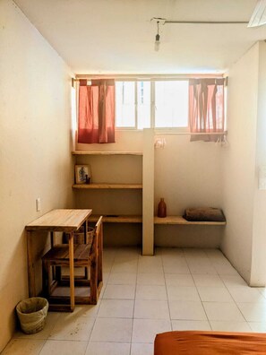 Private Double Room - Shared Bathroom | Laptop workspace, iron/ironing board, free WiFi, bed sheets - Co404 Oaxaca (Oaxaca)
