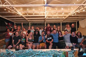 Refrigerador, microondas, parrilla de estufa y licuadora 