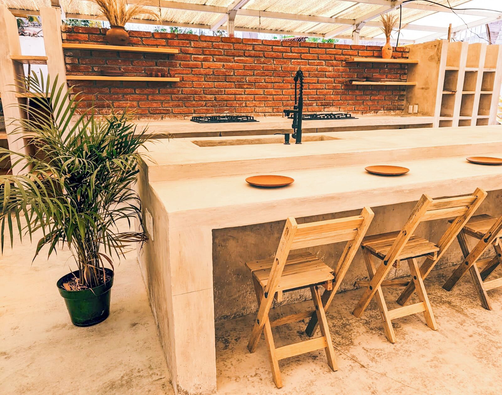 Fridge, microwave, stovetop, blender