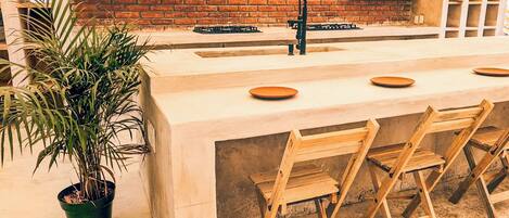 Fridge, microwave, stovetop, blender