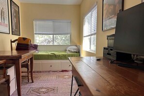 2 bedrooms, iron/ironing board, WiFi, bed sheets