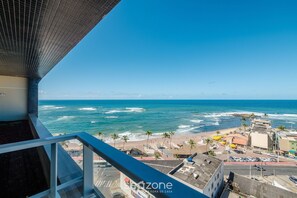 Property grounds - Condo. w/ Pool and Gym 70 m From the Beach - SMA (Salvador)