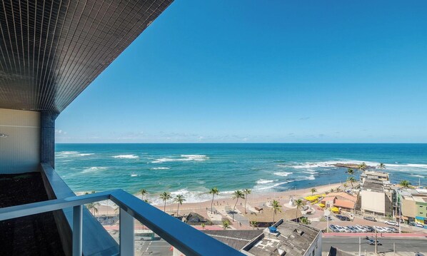 Property grounds - Condo. w/ Pool and Gym 70 m From the Beach - SMA (Salvador)