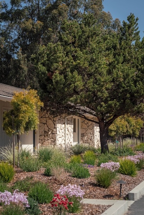 Exterior - Mendocino Cove (Fort Bragg)