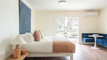 Classic Room, Mobility Accessible, Garden View | Laptop workspace, free WiFi