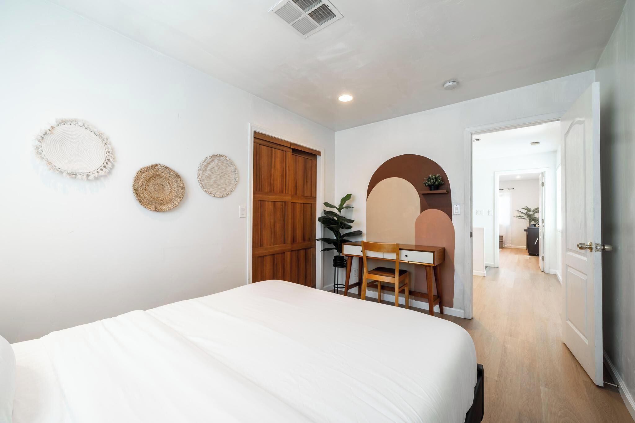 3 bedrooms, WiFi, bed sheets