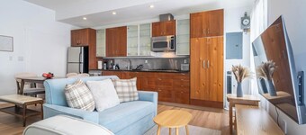Cozy Designer 3BR 7-mins to Oakland Airport