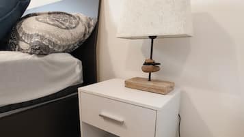 2 Schlafzimmer, BĂŒgeleisen/BĂŒgelbrett, kostenloses WLAN, BettwĂ€sche