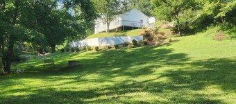 Cozy Creekside- Bakersville NC