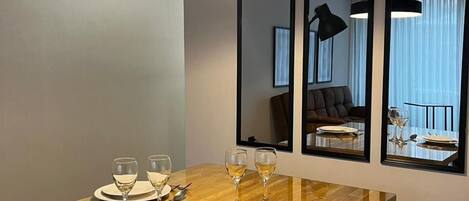 Comfort Apartment | Dining