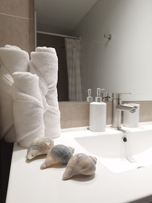 Comfort Apartment | Bathroom