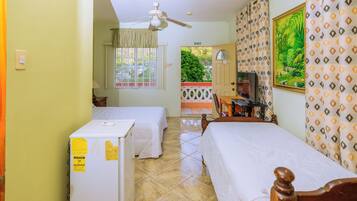 1 bedroom, desk, iron/ironing board, free WiFi