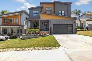 Exterior - Charlotte Retreat | Pool, Spa, Gym, Putting Green (Charlotte)