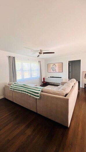 Smart TV, books, offices, computer monitors