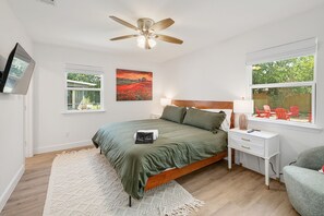 3 عدّة غرف نوم ومكتب ومكواة/لوح كي وسرير سفر