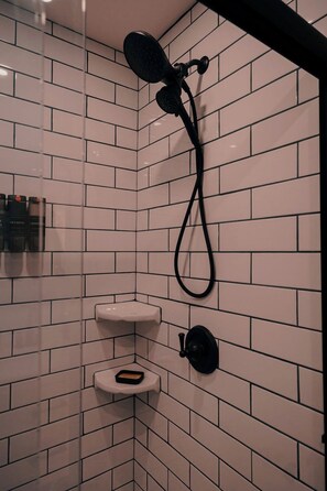 Shower, bidet, towels