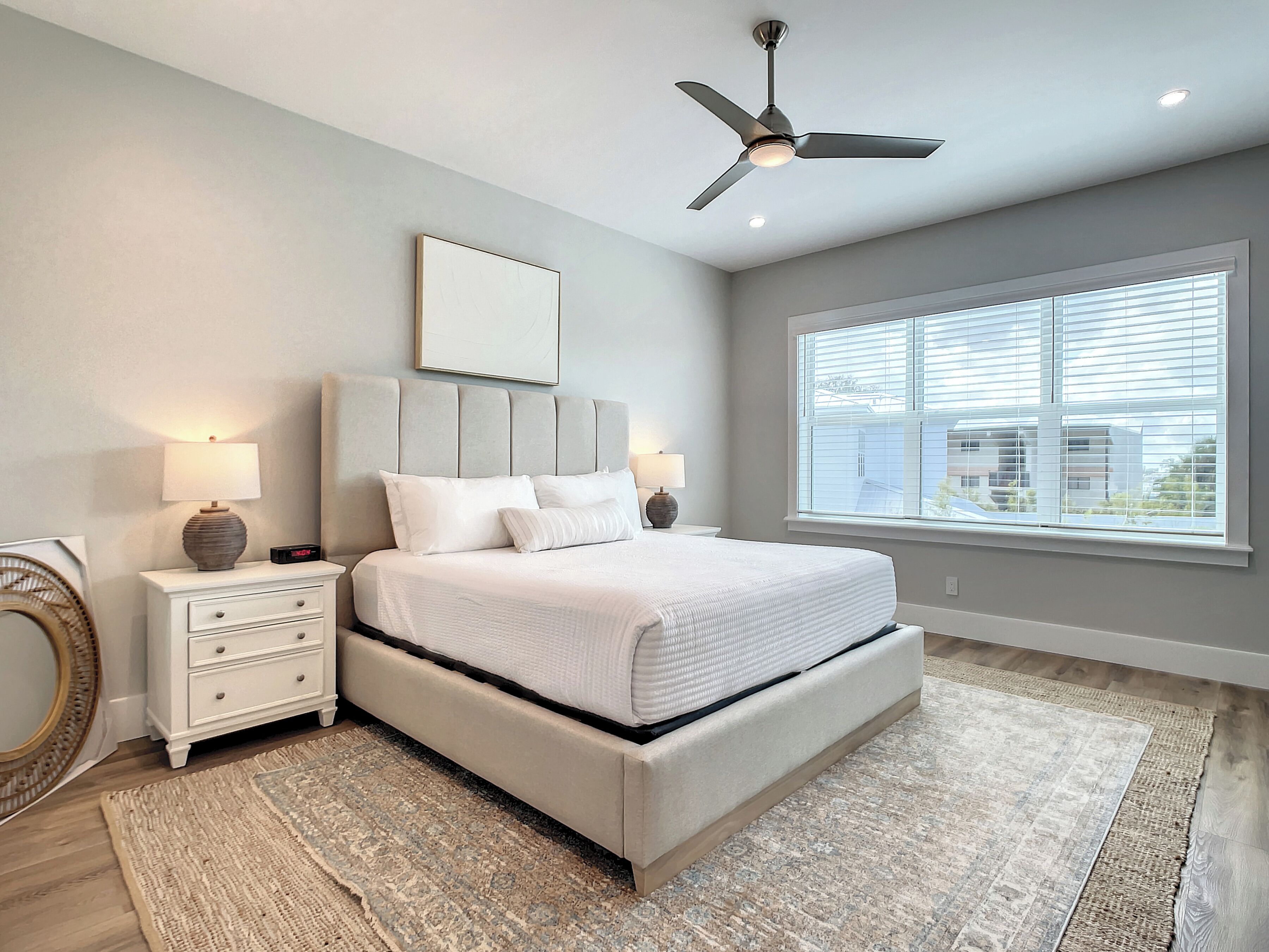 3 bedrooms, individually decorated, individually furnished, bed sheets
