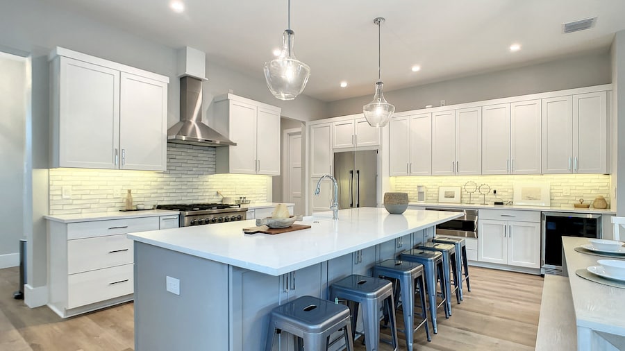 Lala at the Beach 512