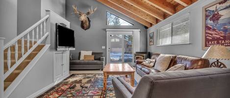 TV, bøker og kontorer