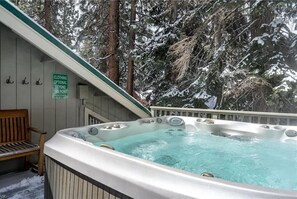 Bain à remous extérieur