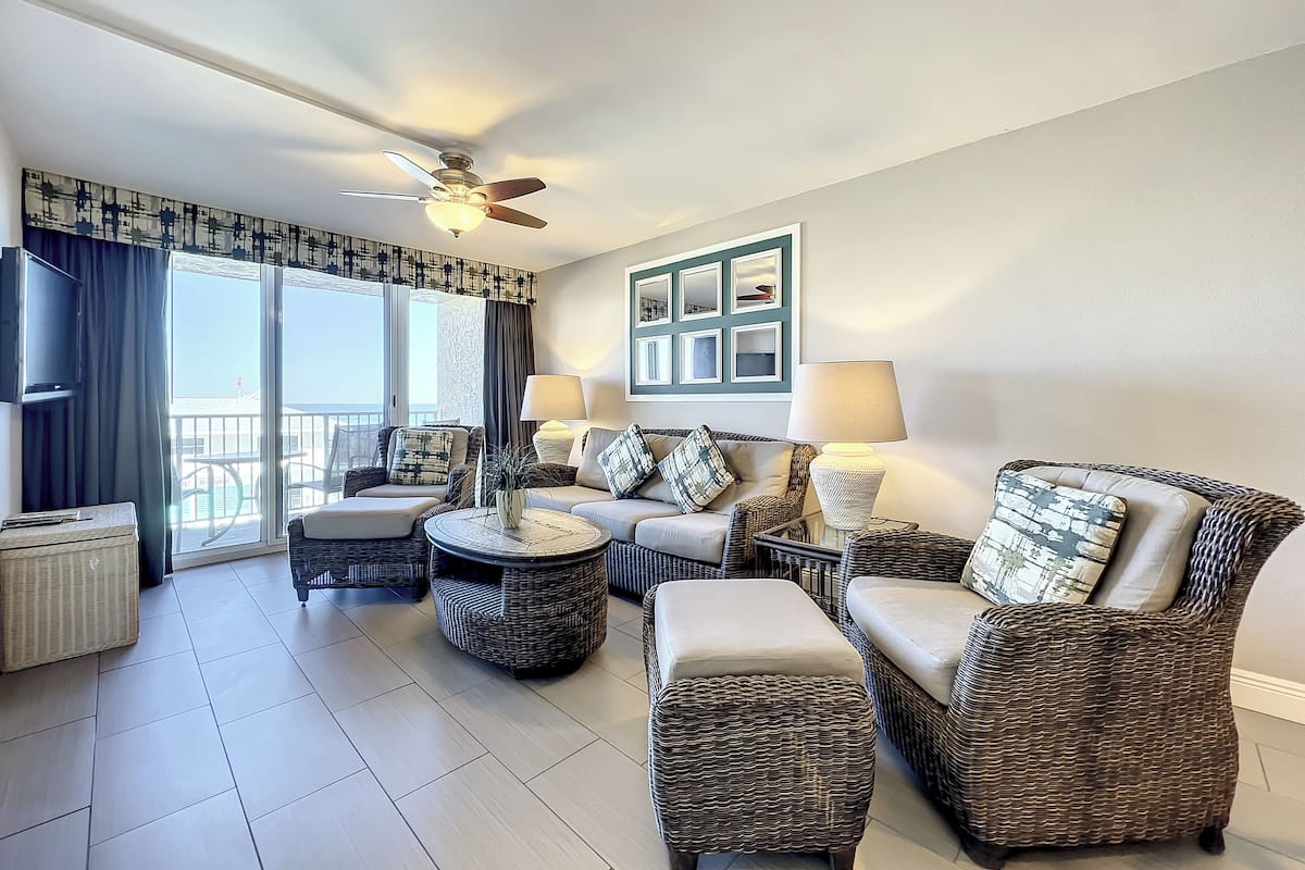 Condo, Multiple Beds, Balcony, Ocean View (Oceania Beach Club 307) | Living area