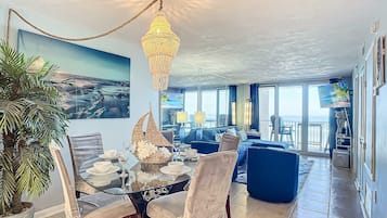 2 habitaciones, decoración personalizada y muebles diferentes
