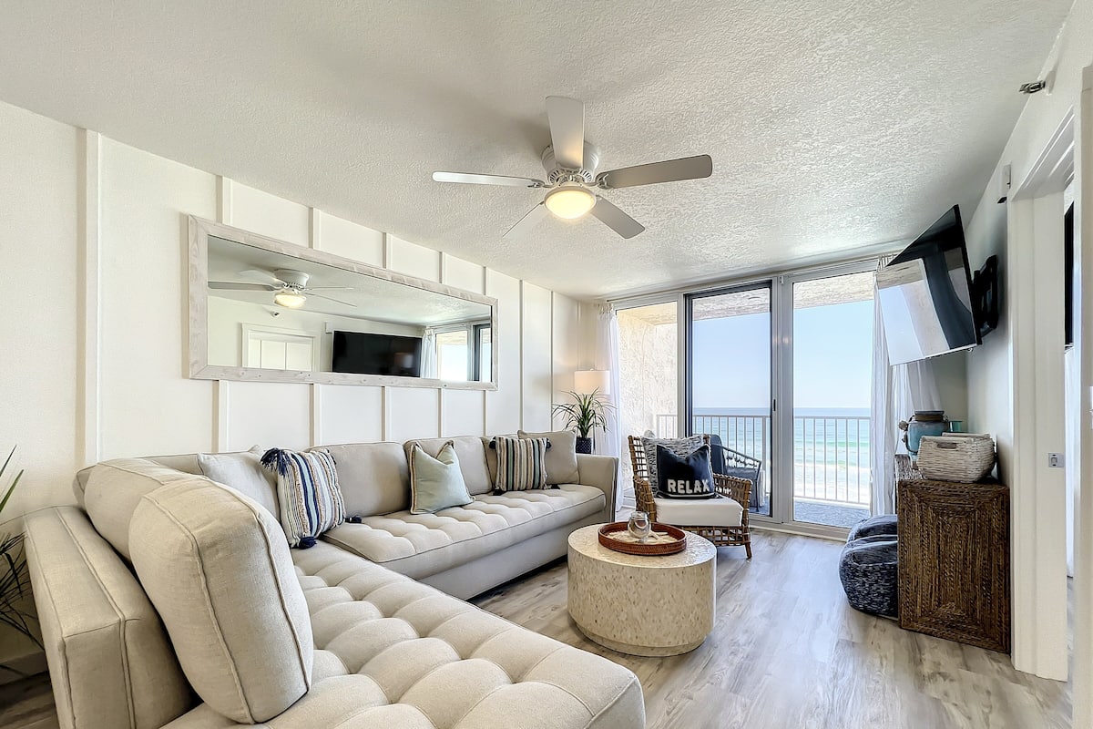 Condo, Multiple Beds, Balcony, Ocean View (Oceania Beach Club 305) | Living area