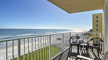 Condo, várias camas, sacada, vista para o oceano (Oceania Beach Club 401) | Área da propriedade