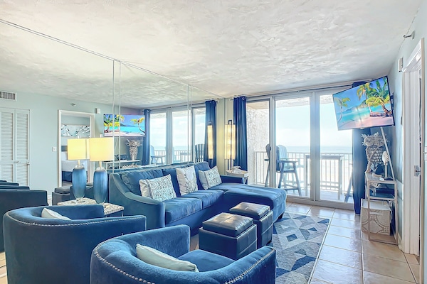 Condo, Multiple Beds, Balcony, Ocean View (Oceania Beach Club 304) | Living area