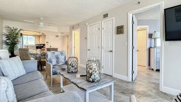 Condo, Multiple Beds, Balcony, Ocean View (Oceania Beach Club 408) | Living area