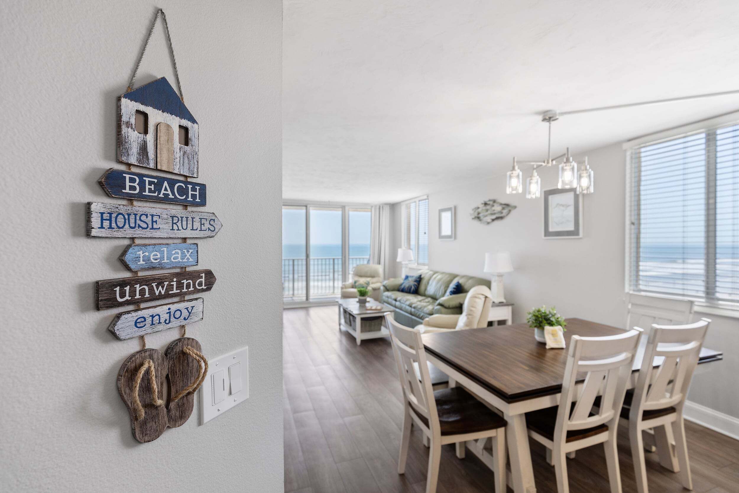Apartment, Mehrere Betten, Balkon, Meerblick (Oceania Beach Club 701) | Innenbereich