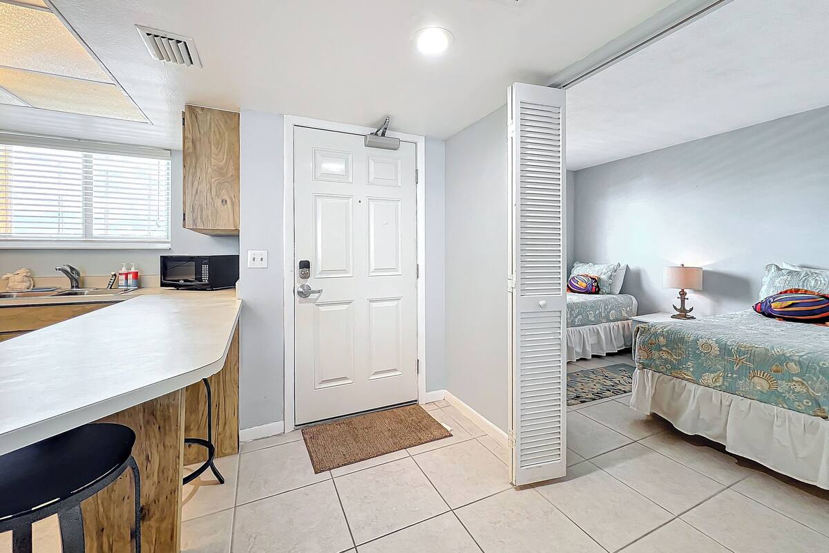 Kondominium, Beberapa Tempat Tidur, balkon, pemandangan samudra (Oceania Beach Club 703) | 2 kamar tidur dan didekorasi berbeda-beda