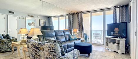 LÀgenhet - flera sÀngar - balkong - havsutsikt (Oceania Beach Club 805) | Vardagsrum