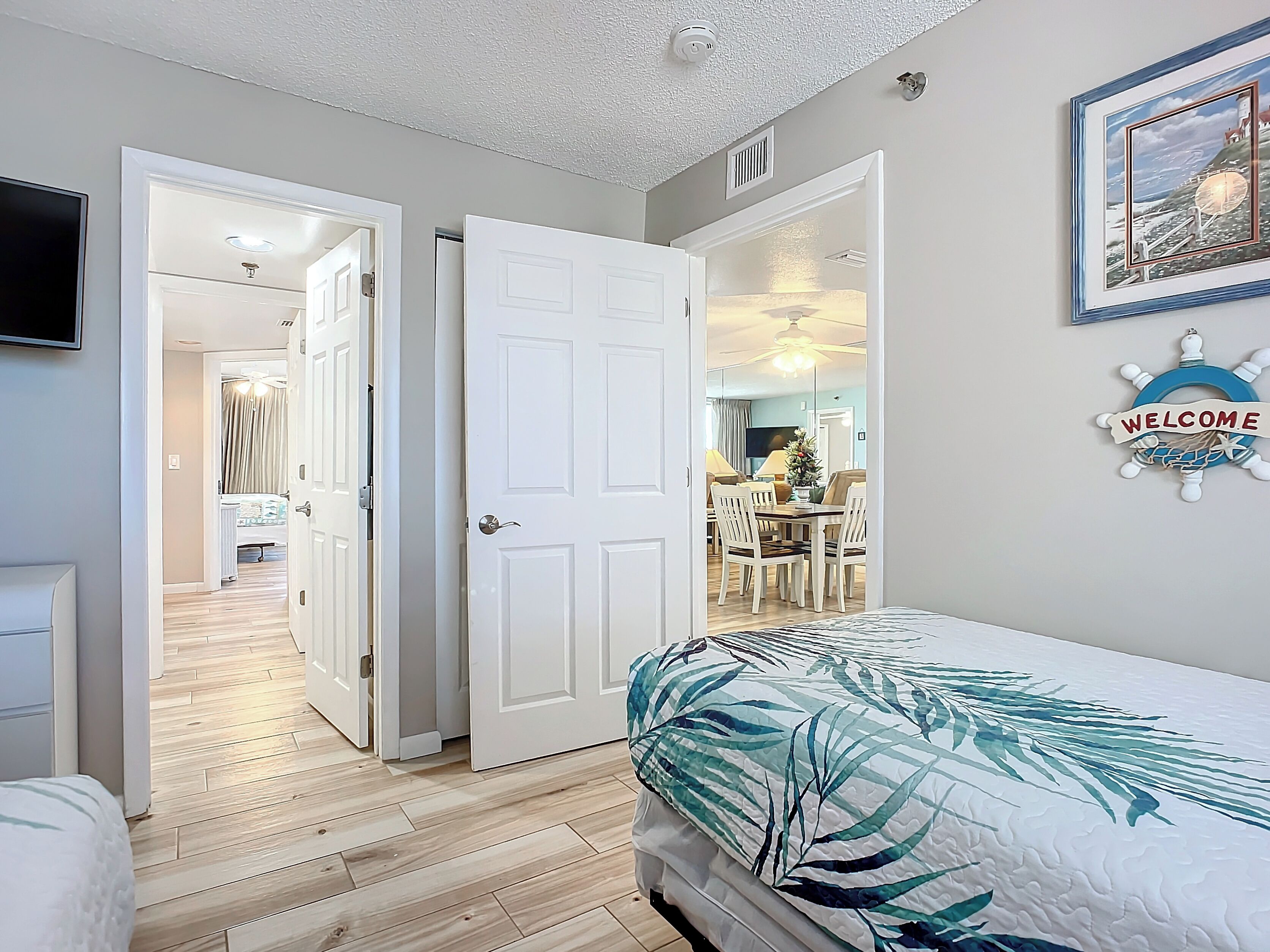 公寓客房, 多張床, 陽台, 海景 (Oceania Beach Club 702) | 2 間臥室、獨特裝潢、布置獨特、床單