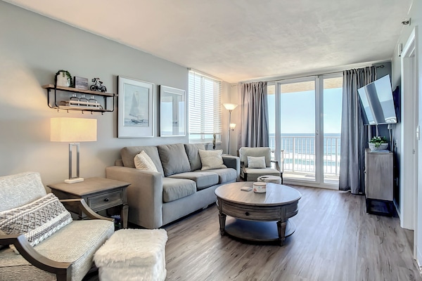 Condo, Multiple Beds, Balcony, Ocean View (Oceania Beach Club 706) | Living area