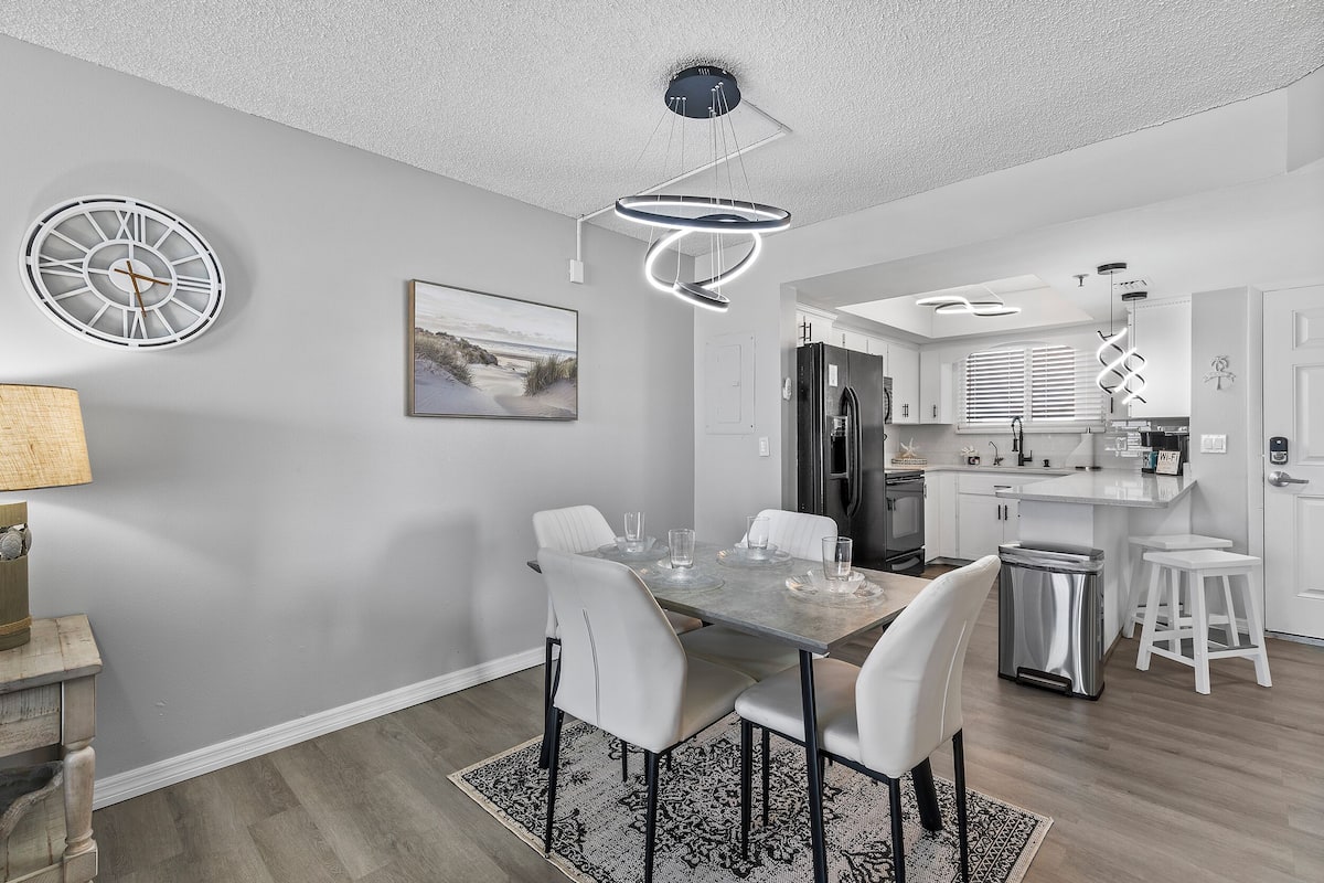 2 habitaciones, decoración personalizada y muebles diferentes