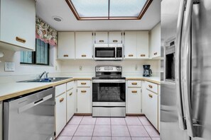 Villa, Multiple Beds, Patio, Pool View (Sea Woods Villa 4263) | Private kitchen | Fridge, microwave, oven, stovetop