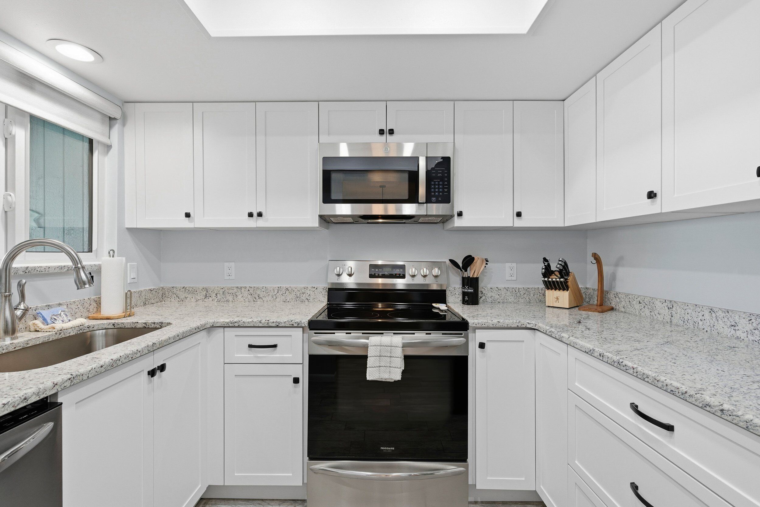 Villa, Multiple Beds, Patio, Pool View (Sea Woods Villa 4350) | Private kitchen | Dining tables