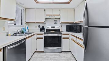 Villa, Multiple Beds, Patio, Pool View (Sea Woods Villa 4350) | Private kitchen | Fridge, microwave, oven, stovetop