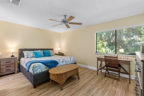 Villa, Plusieurs lits, cuisine, vue sur la piscine (Sea Woods Villa 4406) | 2 chambres, décor unique, ameublement unique, literie fournie