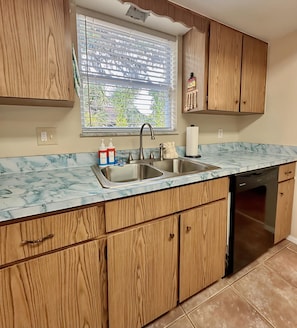 Casa, várias camas, varanda, vista para o jardim (Speed & Sand) | Cozinha privada | Geladeira, micro-ondas, fogão, cooktop