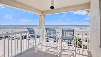 Condo, varias camas, balcón, vista a la alberca (Win-San C315) | Vista desde la habitación